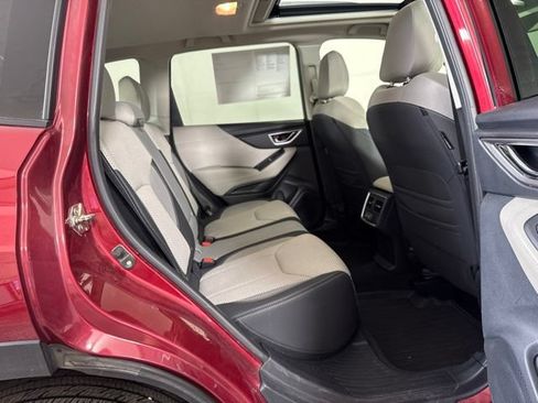 Used 2019 Subaru Forester Premium AWD/4WD image 5