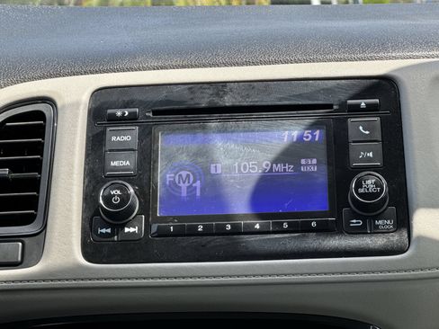Used 2021 Honda HR-V LX image 17