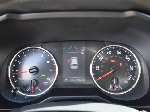 Used 2020 Toyota RAV4 XLE image 10