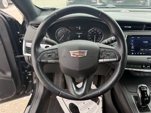 Certified 2023 Cadillac XT4 Luxury w/ Cold Weather Package image 20