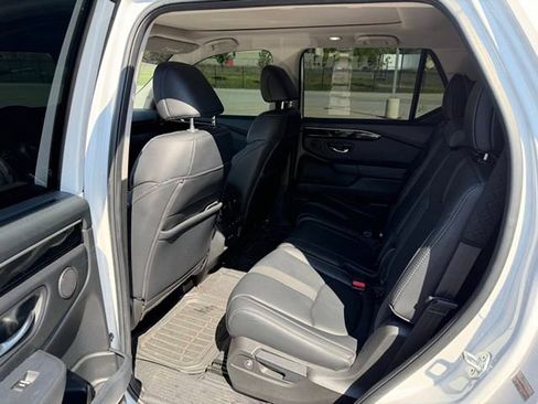 Used 2023 Honda Pilot Touring image 10