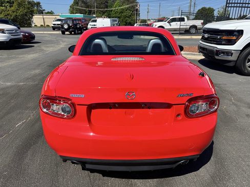 Used 2010 MAZDA MX-5 Miata Grand Touring w/ Premium Pkg RWD image 6