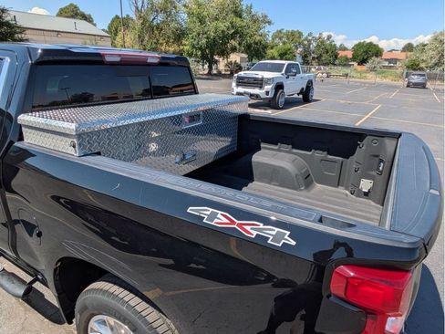 Used 2021 Chevrolet Silverado 1500 LTZ AWD/4WD image 40