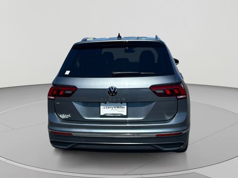 Certified 2022 Volkswagen Tiguan SE FWD image 4
