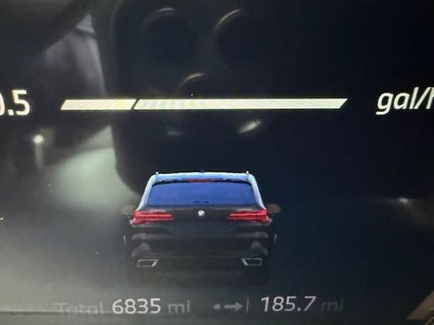 Used 2025 BMW X5 xDrive40i w/ M Sport Package image 4