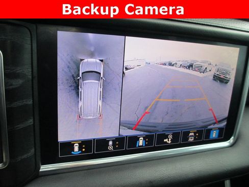 Used 2021 GMC Yukon Denali w/ Denali Premium Package image 17