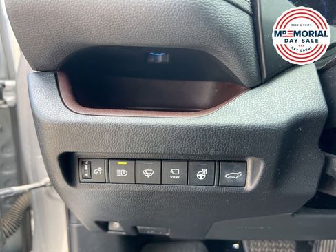 Used 2020 Toyota RAV4 Limited AWD/4WD image 10