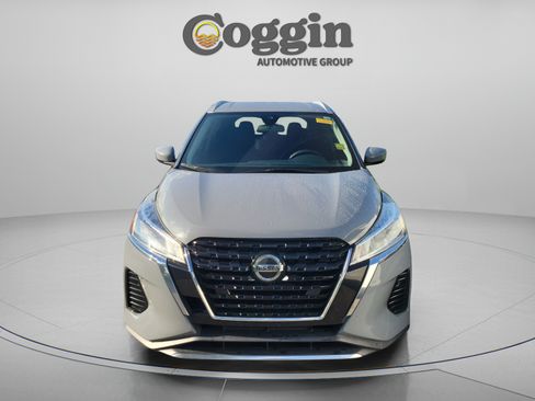 Used 2021 Nissan Kicks SV FWD image 9