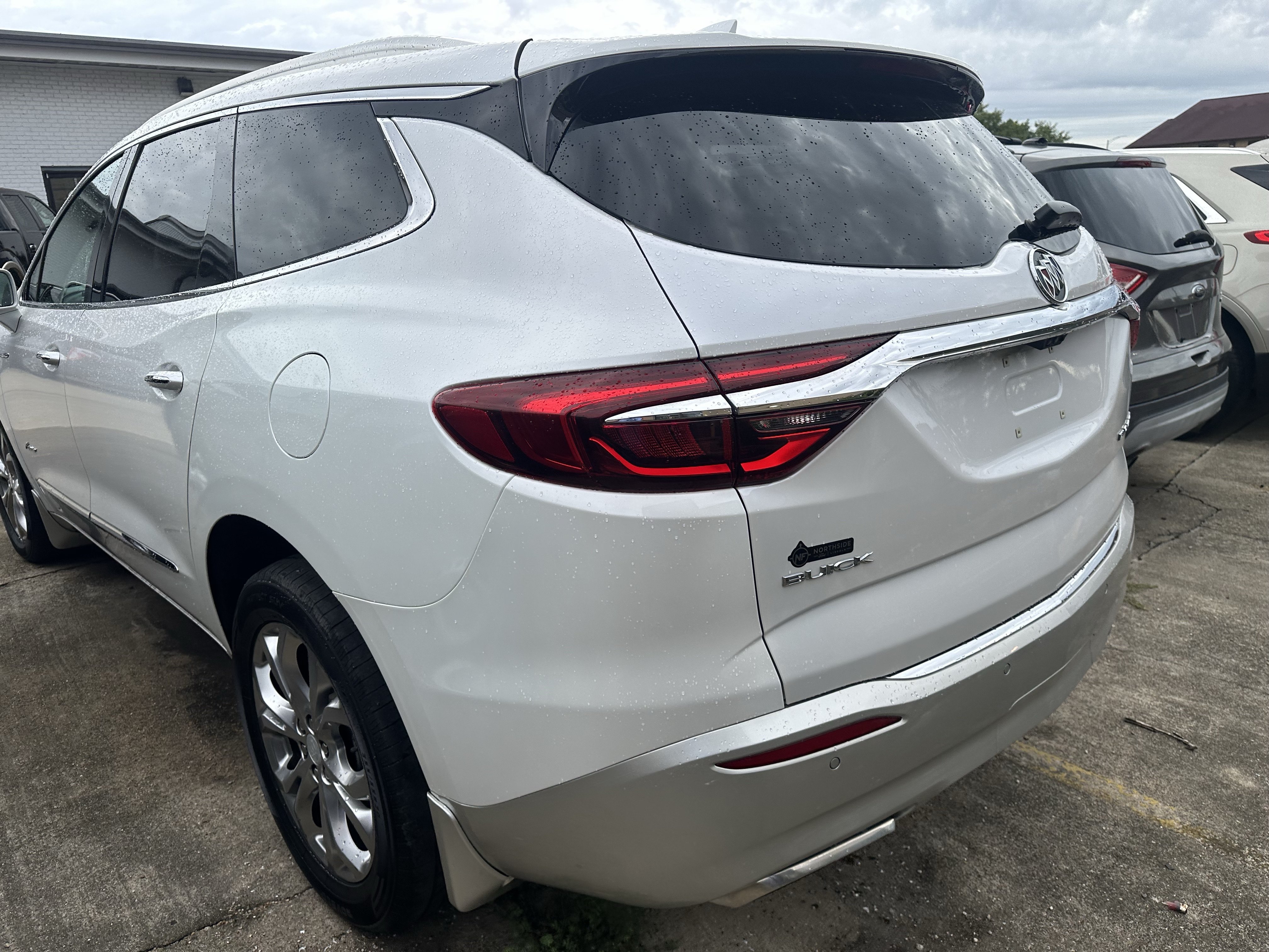 Used 2018 Buick Enclave Avenir w/ Avenir Technology Package AWD/4WD image 9