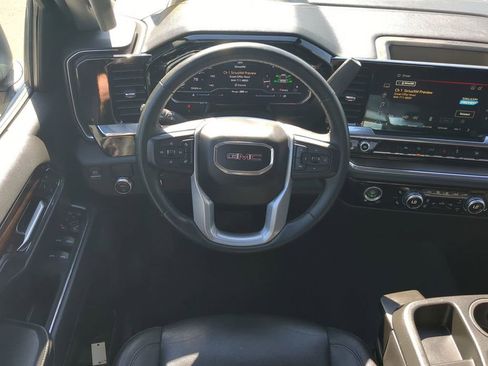 Used 2024 GMC Sierra 1500 SLT image 15