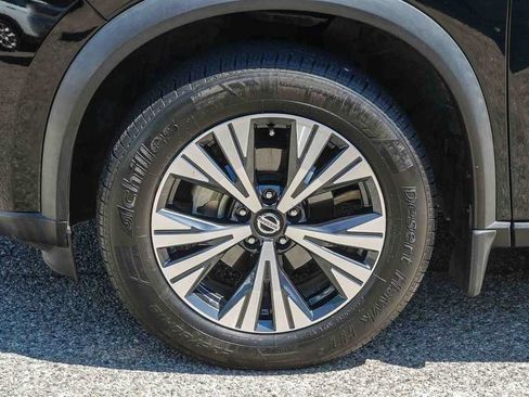 Used 2021 Nissan Rogue SV w/ Premium Package FWD image 10