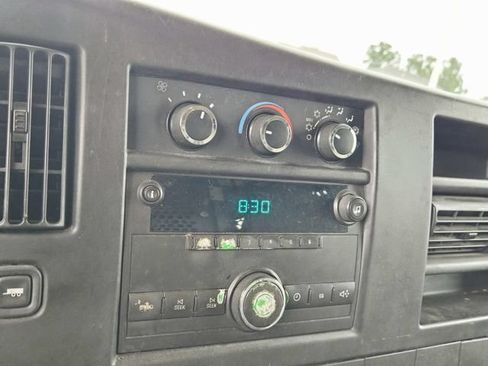 Used 2014 GMC Savana 2500 RWD image 18