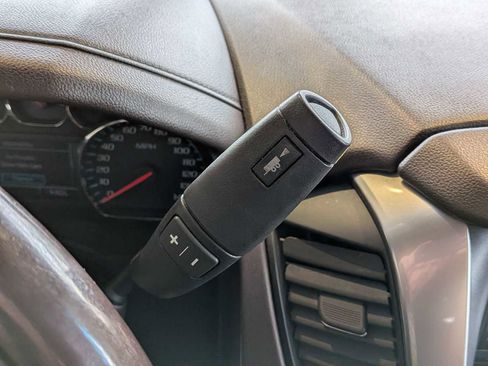 Used 2018 Chevrolet Suburban LT image 24