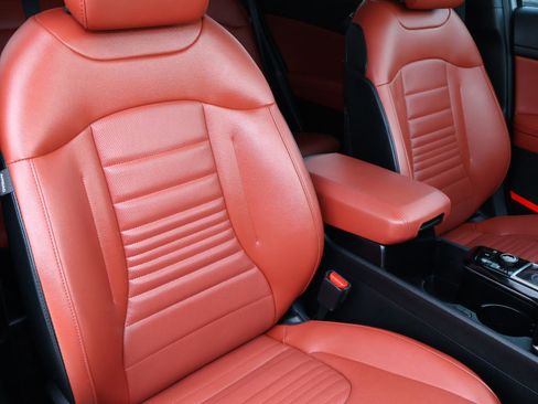 Used 2024 Kia Sportage SX image 17