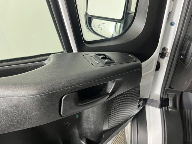 Used 2025 RAM ProMaster 2500 w/ U-Haul Equipment Group FWD image 16