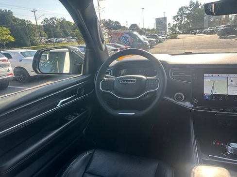 Used 2024 Jeep Wagoneer Series II w/ Flexible Seating Group RWD image 19