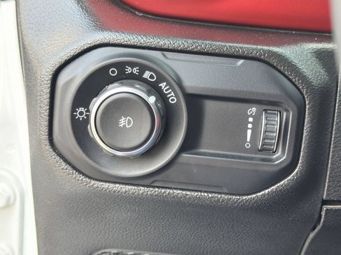 Used 2023 Jeep Wrangler Unlimited Rubicon AWD/4WD image 15