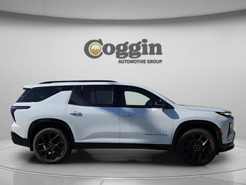 New 2026 Chevrolet Traverse RS w/ LPO, Floor Liner Package image 7