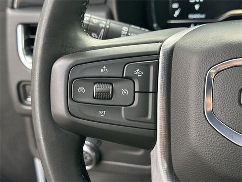 Used 2024 GMC Yukon SLT image 35