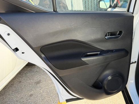 Used 2022 Nissan Kicks SV image 39