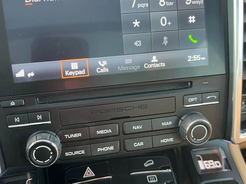 Used 2018 Porsche Cayenne AWD/4WD image 24