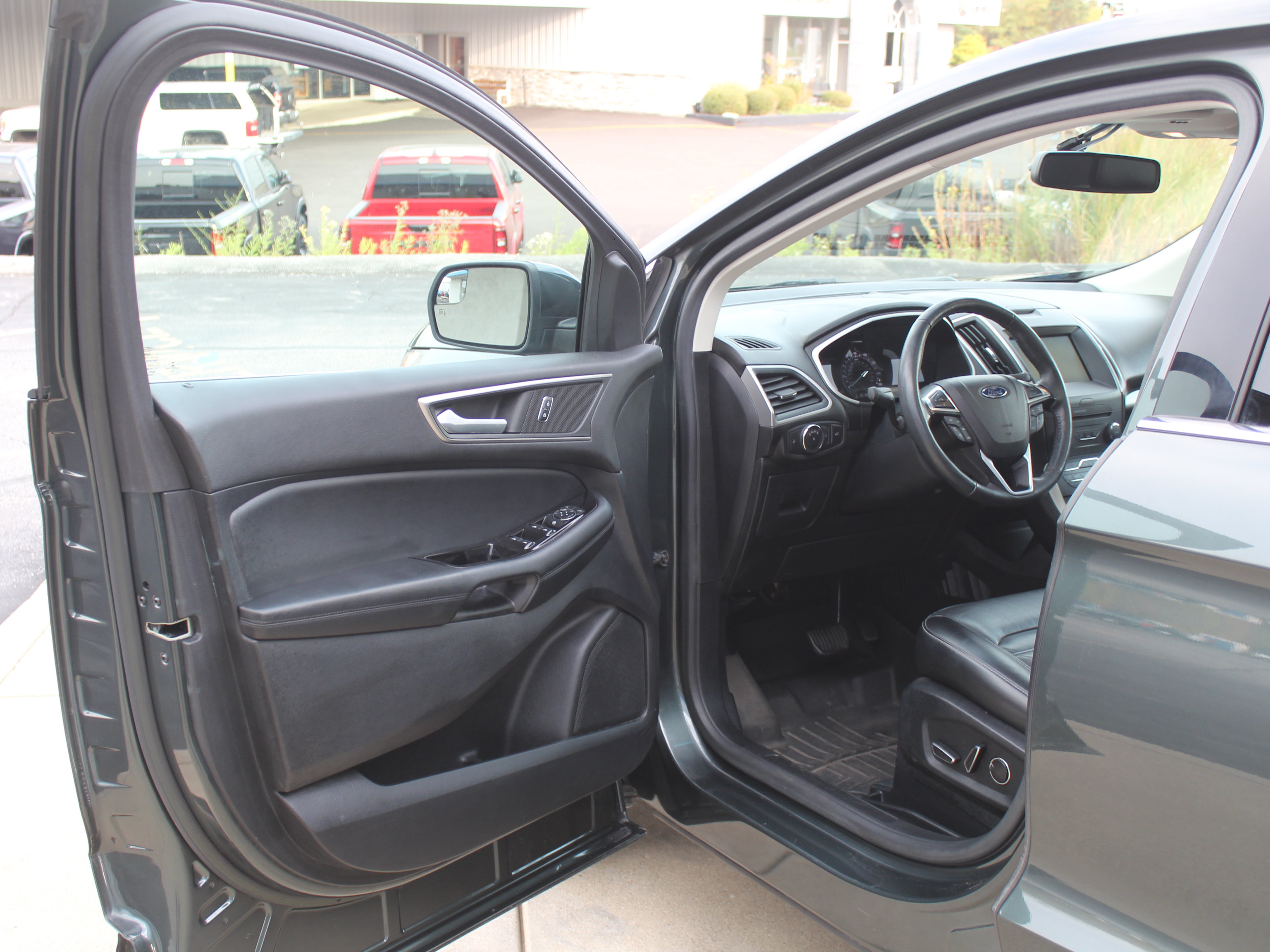 Used 2015 Ford Edge SEL w/ Equipment Group 201A FWD image 12