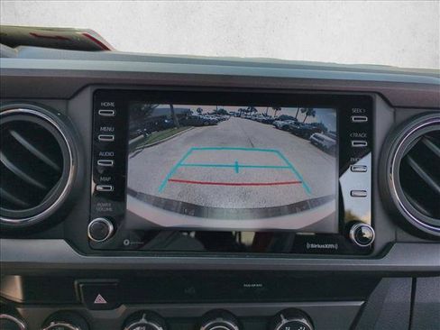 Certified 2020 Toyota Tacoma TRD Off-Road AWD/4WD image 13