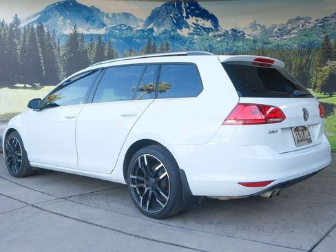 Used 2017 Volkswagen Golf SEL image 4