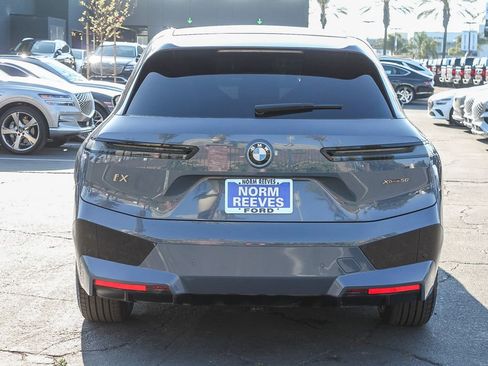 Used 2023 BMW iX xDrive50 w/ Premium Package AWD/4WD image 8