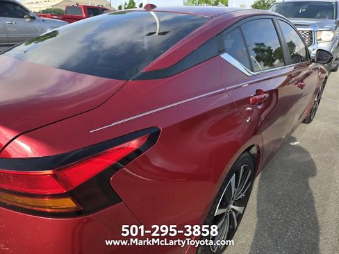Used 2020 Nissan Altima 2.5 SR FWD image 10