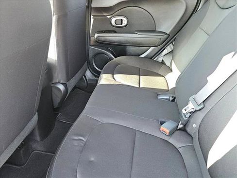 Used 2016 Kia Soul FWD image 17