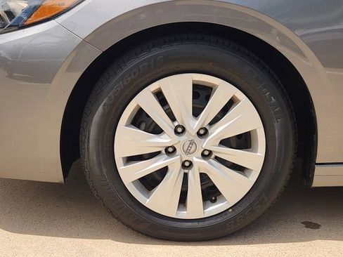 Used 2024 Nissan Sentra S FWD image 8