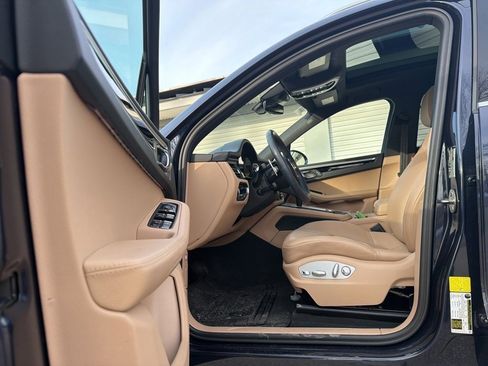 Used 2022 Porsche Macan image 6