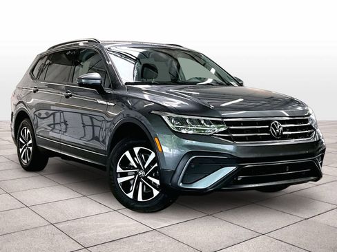 Used 2024 Volkswagen Tiguan S image 2