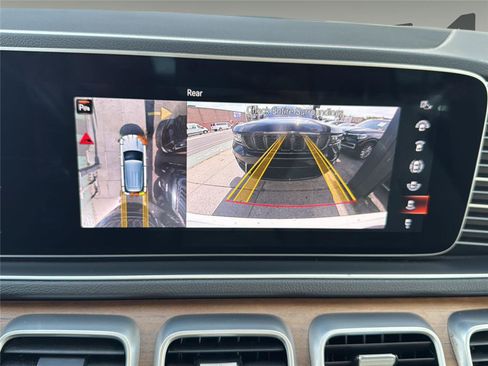 Used 2021 Mercedes-Benz GLE 450 4MATIC w/ AMG Line Exterior image 30