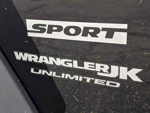 Used 2018 Jeep Wrangler Unlimited Sport S AWD/4WD image 30