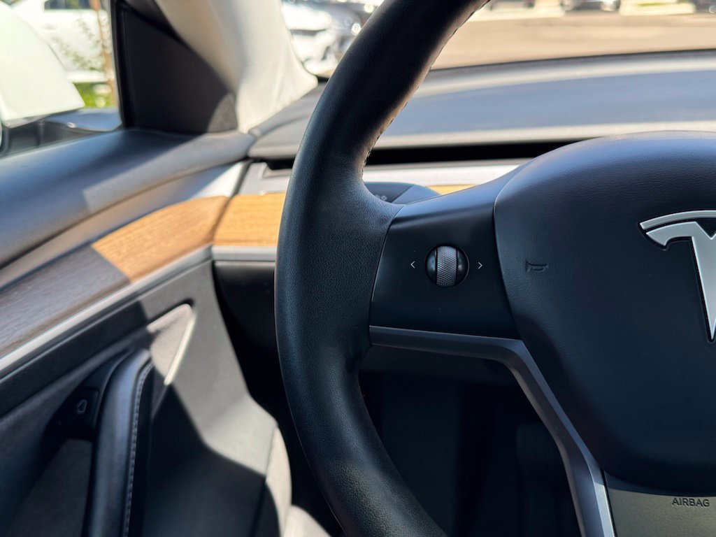 Used 2023 Tesla Model 3 Standard Range RWD image 9