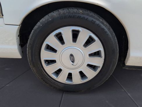 Used 2010 Ford Crown Victoria Police Interceptor image 21