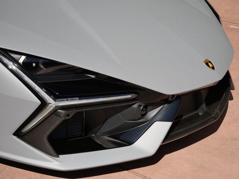 Used 2025 Lamborghini Revuelto AWD/4WD image 22