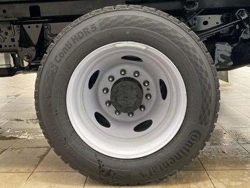 New 2024 Ford F550 4x4 Regular Cab Super Duty image 19