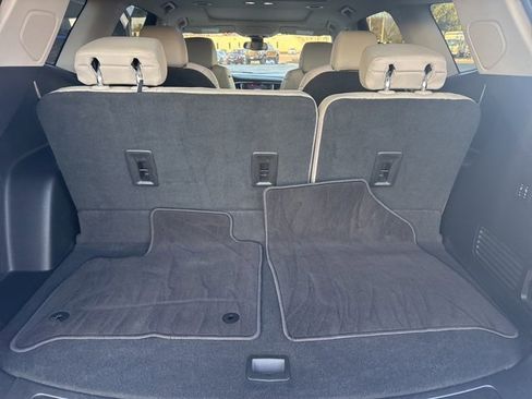 Used 2020 Buick Enclave Premium w/ Sun and Sites Package image 25