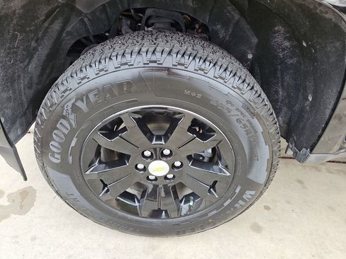 Used 2021 Chevrolet Colorado LT image 32