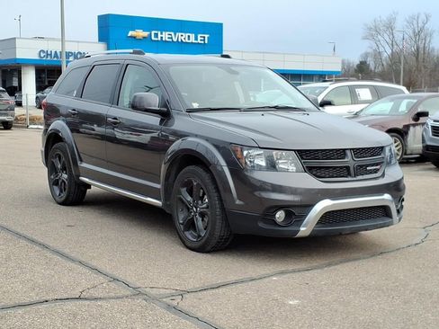 Used 2020 Dodge Journey Crossroad w/ Popular Equipment Group image 3