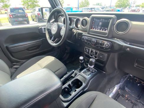 Used 2023 Jeep Gladiator Sport AWD/4WD image 39