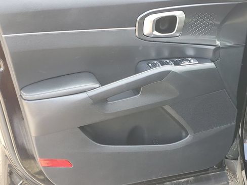 Certified 2023 Kia Sorento LX AWD/4WD image 5