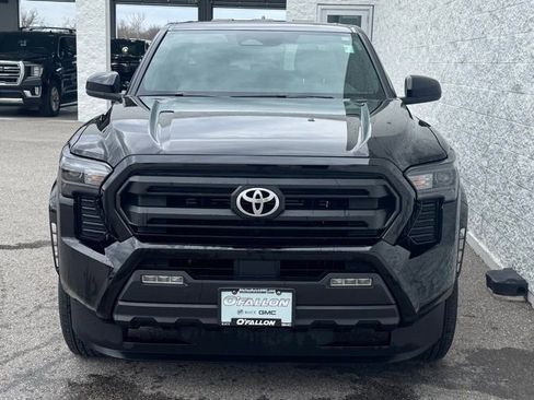Used 2024 Toyota Tacoma SR5 AWD/4WD image 4