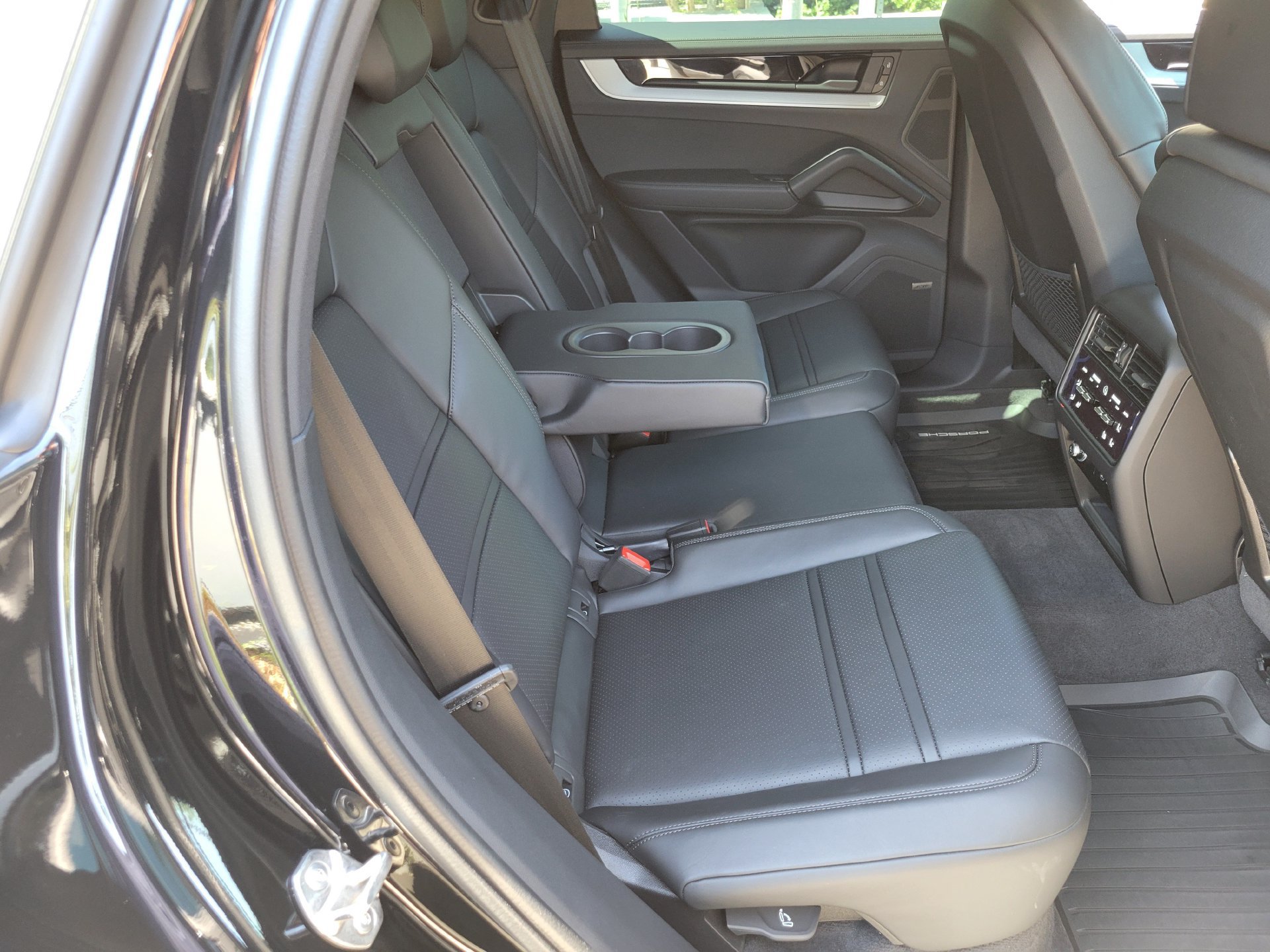 Certified 2026 Porsche Cayenne Coupe AWD/4WD image 29