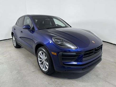 Certified 2023 Porsche Macan image 9