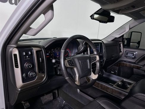 Used 2016 GMC Sierra 3500 Denali w/ Duramax Plus Package image 10