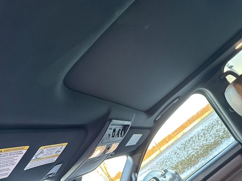 Certified 2024 Nissan Titan Platinum Reserve w/ Moonroof Package image 14